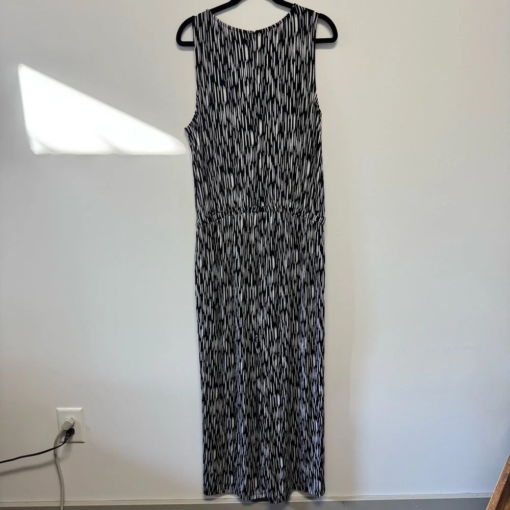 Chico's Traveler’s Black and White Abstract Print Tie Waist Jumpsuit Sz. 2 12/14